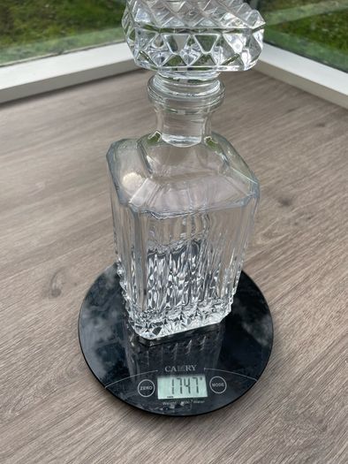 Heavy Cut Crystal Glass Square Whisky Decanter with Stopper 26cm 1.75kg