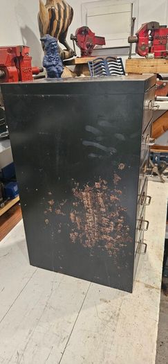 metal set of drawerw