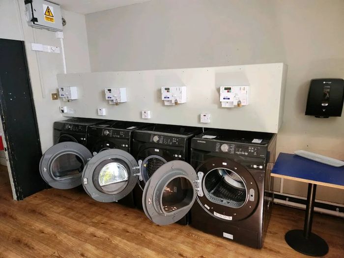 Washing machine/Dryers (coin operated) / Dryer
