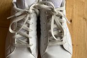 white adidas trainers size 4