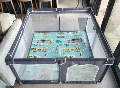 Kids playpen