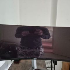gaming monitor