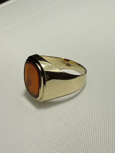 Vintage 8K Yellow Gold Signet Gents Ring Bezel set Carnelian