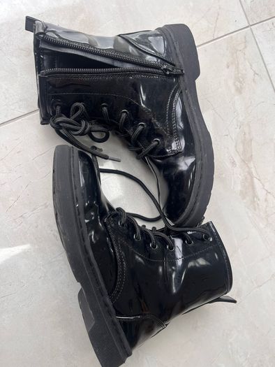 black boots size 1