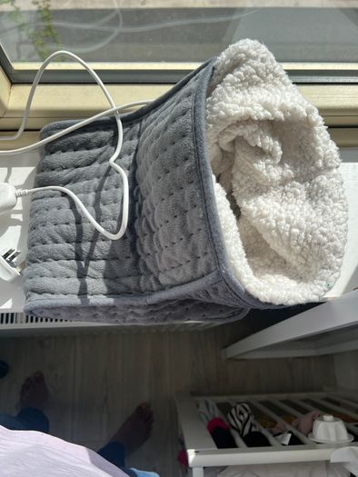 Very good condition Electric Leg Warmer