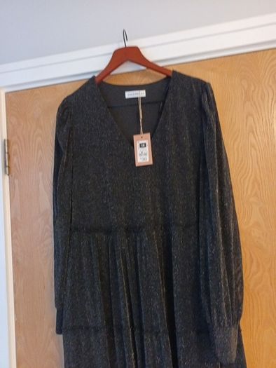 Gallery  Etoile Lurex Dress.   S.16.    B.N.W.T