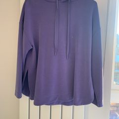 Super soft purple Parfois hoodie (M/L)