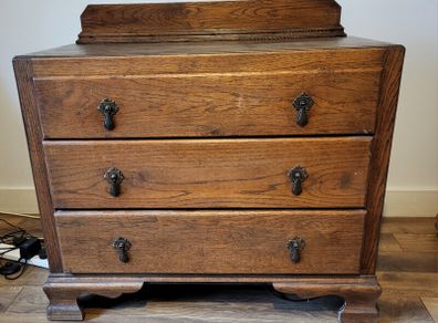 Vintage Chest of Drawers