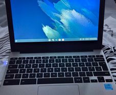 Samsung chromebook + Case and Charger