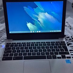 Samsung chromebook + Case and Charger