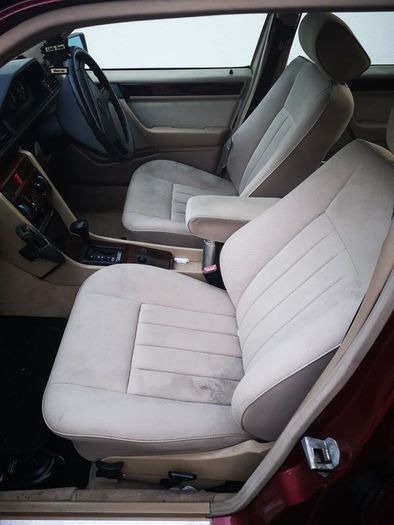 Mercedes W124 e200 Interior