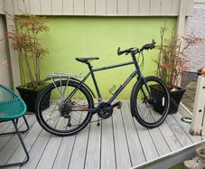 Ridgeback Expedition Road Bike and accessories