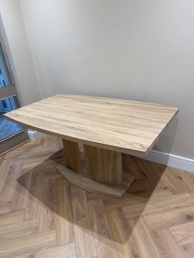 Oak veneer dining table