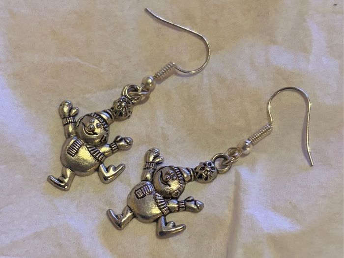 Two pairs of costume earrings