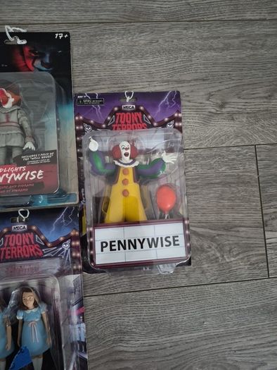 neca tooney horrors figs,pennywise,leather face, sam,pinhead grade twins