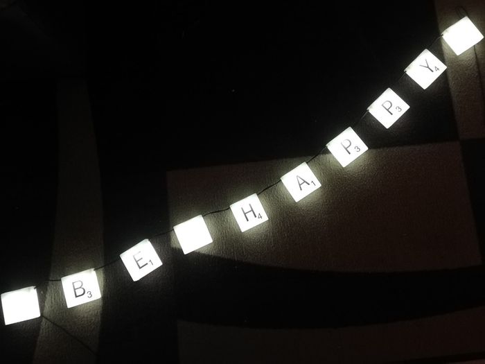 Scrabble light chain