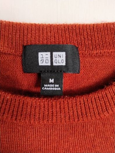 Uniqlo mens jumper 100% wool size medium in very good condition FREE STANDARD POSTAGE INCLUDED
