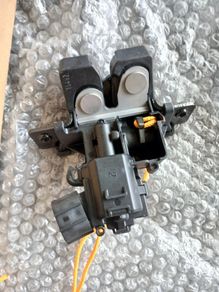 Genuine Toyota Yaris Lock Assy, Back Door, W/courtesy Lamp Switch 69350-0d132