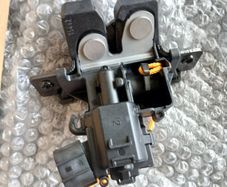 Genuine Toyota Yaris Lock Assy, Back Door, W/courtesy Lamp Switch 69350-0d132