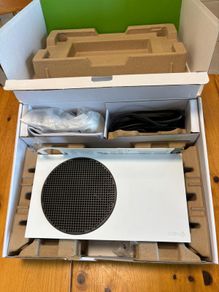 xbox series s (mint condition)