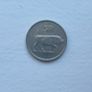 Year 1980 5 pence old Irish currency silver coin Image 2