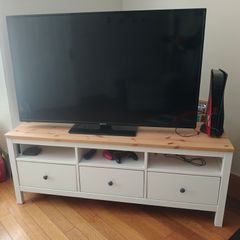 55 inch Walker TV with remote