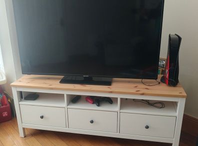 55 inch Walker TV with remote