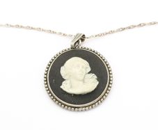 Signed Sterling Silver Wedgwood Necklace, London 1973