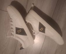 RI trainers uk9