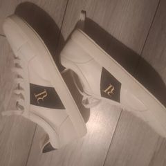 RI trainers uk9