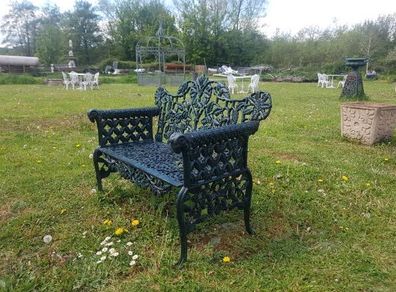 Bench  Cast Iron Rams Head  D815