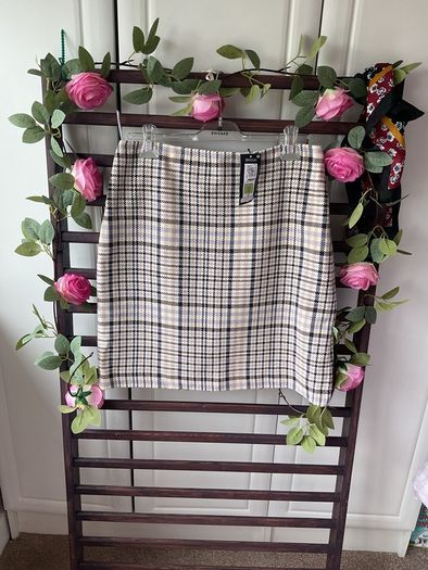 skirt  bnwt marks & Spencer size 12 herringbone mini skirt