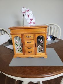 Jewellery box