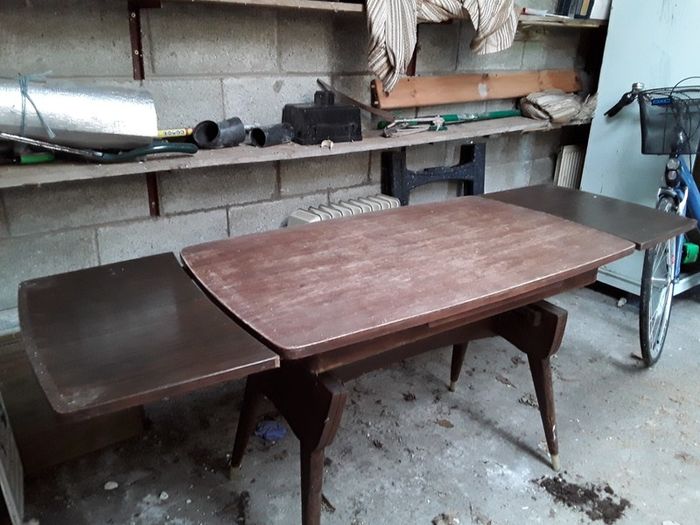 Retro kitchen table