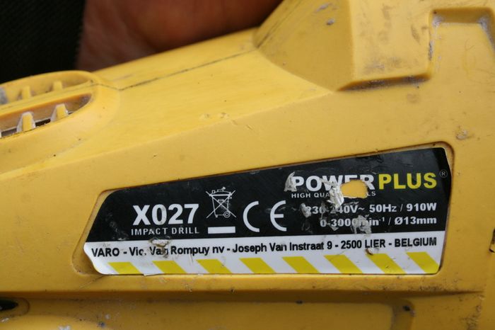X027 Power plus Impact Drill 910W,230-240V