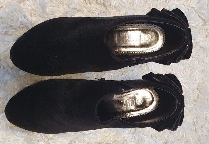Fabulous Black Bow Shoes
