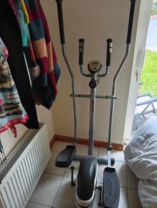 Body Sculpture BE6100D Magnetic Elliptical Strider Cross Trainer