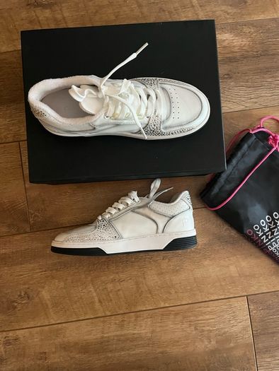 Pinko sneakers with gems