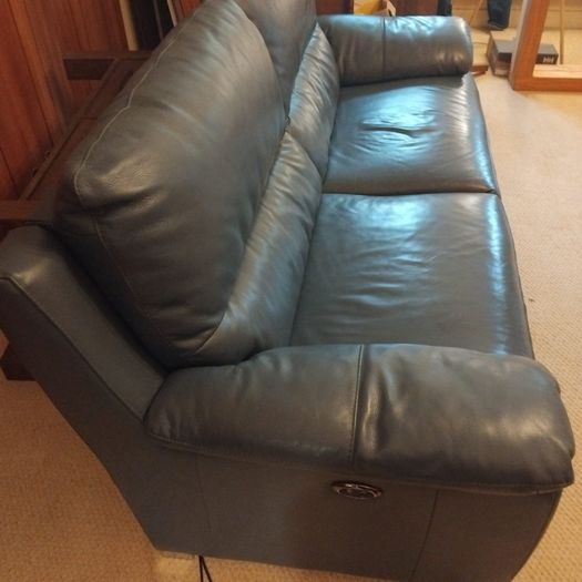 Recliner sofa