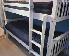 5ft White Bunk bed with ONE memory foam mattresses