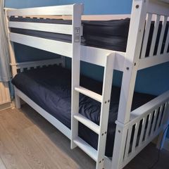 5ft White Bunk bed with ONE memory foam mattresses