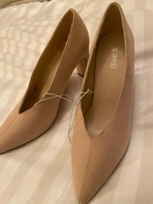 Classic Style shoes ..Neutral Colour so goes with everything