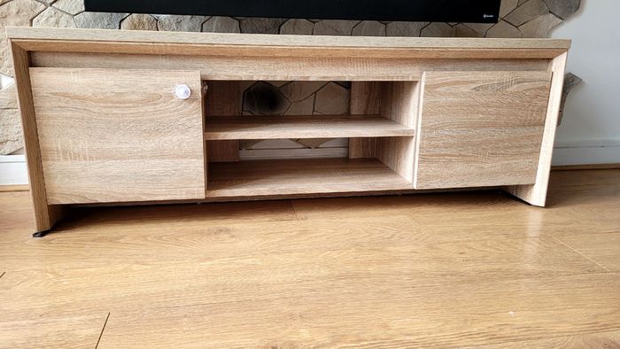 Modern Oak Effect TV Unit  Excellent Condition