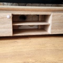 Modern Oak Effect TV Unit  Excellent Condition