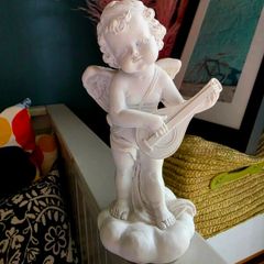 Angel figure