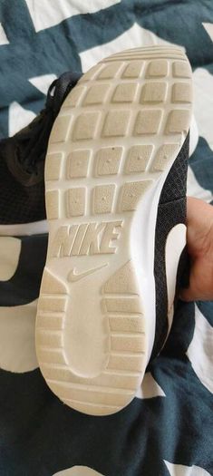 Nike Tanjun Black White. Size 7