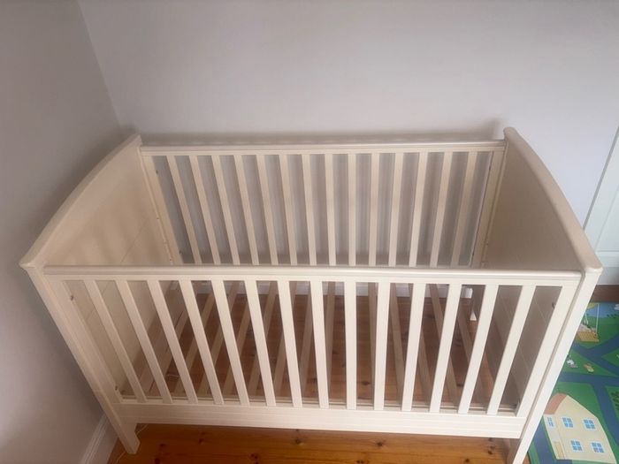 Baby Elegance cot bed