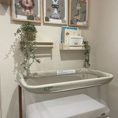Tutti Bambini ZiZee Crib - with mattress, mattress protector and bed sheet.