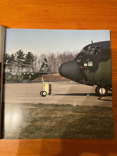 Military aircraft book:'Hercules.The C130 In Service'