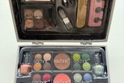 Brand new Technic make up set